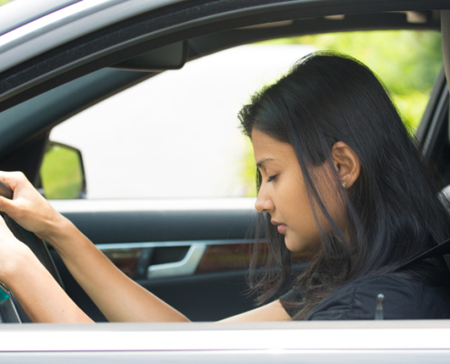 Inadequate-Sleep lady driving sleepy