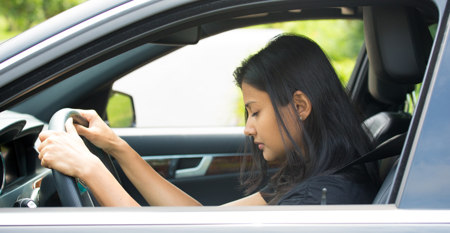 Inadequate-Sleep lady driving sleepy